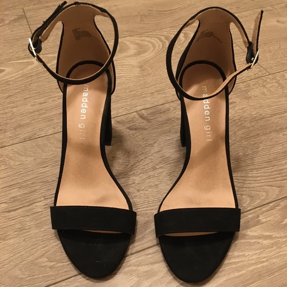 Madden Girl Black Ankle Strap Heels ✨ - Picture 4 of 7